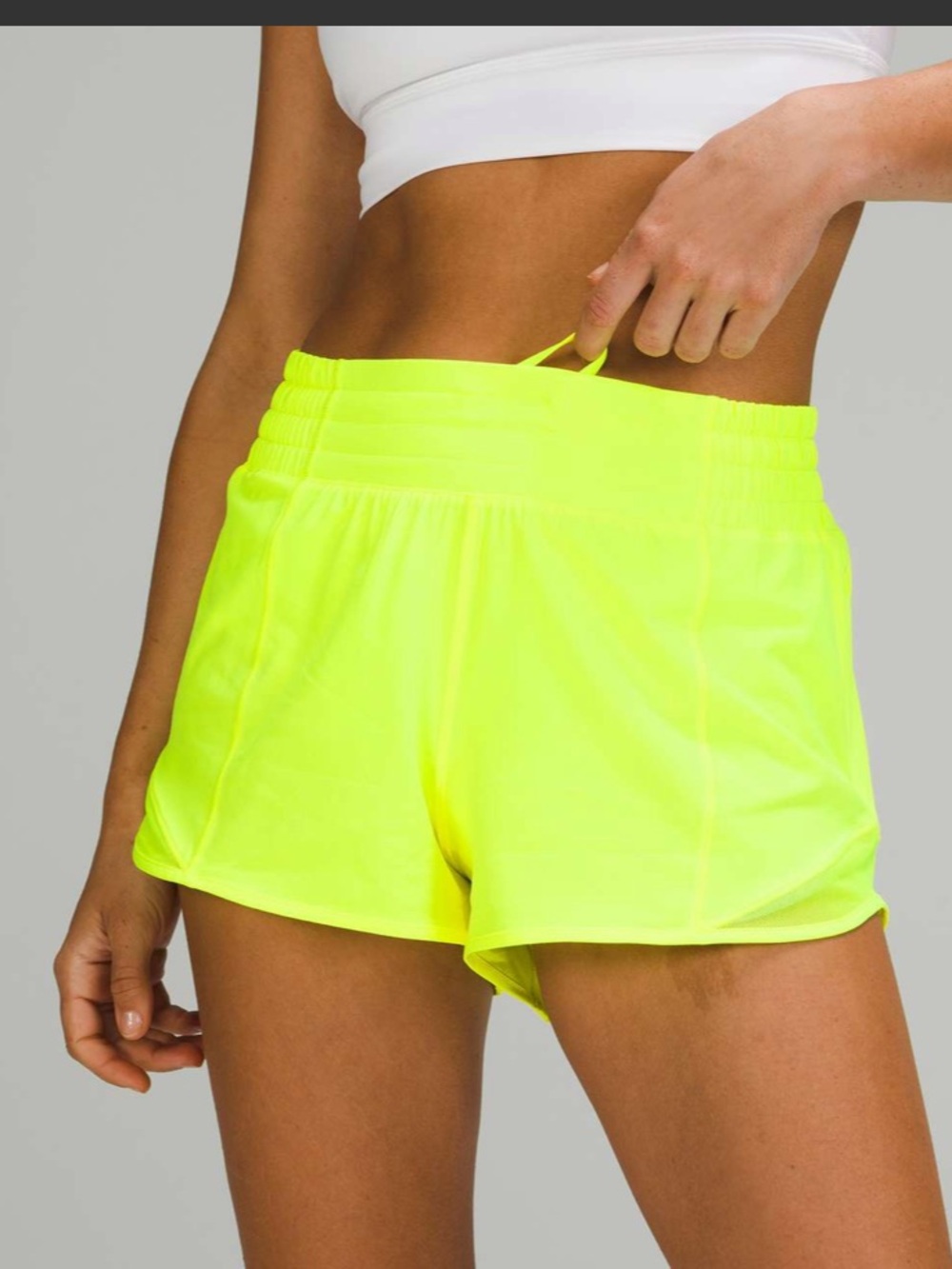 Lululemon Women’s Size 8 Hotty Hot High Rise Short 2.5" Highlight Yellow - Picture 13 of 13